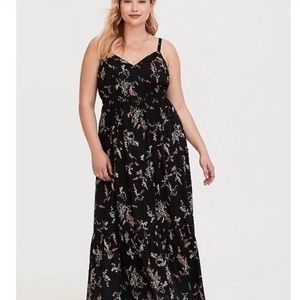 🌸Torrid Floral Three Tiered Maxi Dress🌸